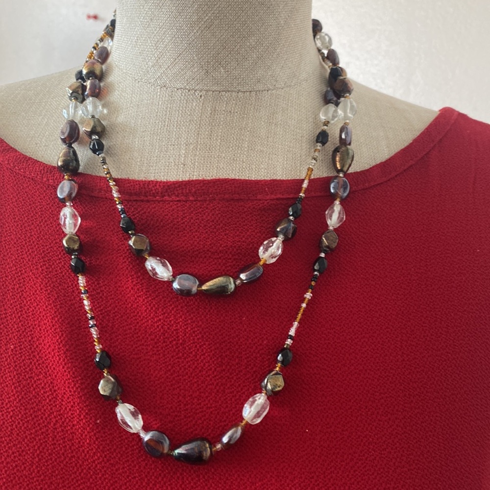 Elegant Beaded Necklace - Black and Silver - Picture 1 of 6